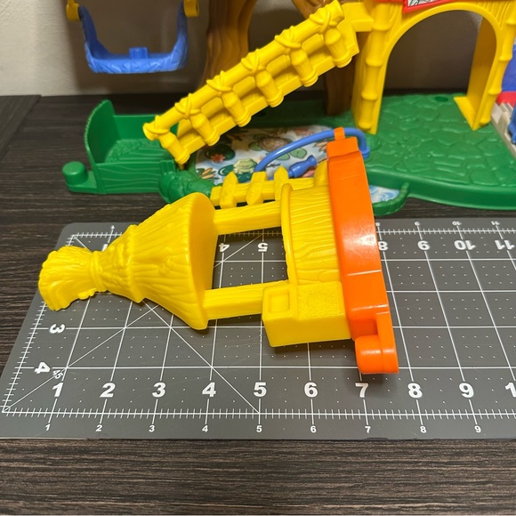 Fisher-Price Little People Big Animal Zoo 5 LP figures and Fence - Picture 12 of 12